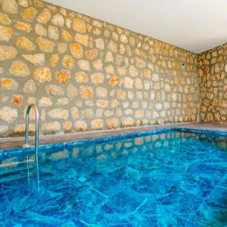 Uzumlu Village 1 Bedroom 2335 וילה